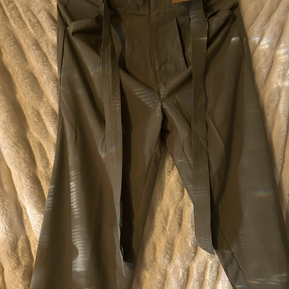 Army green cropped slacks for the boots